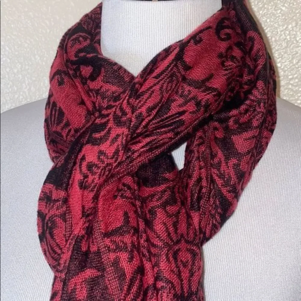 5/$30 🎈 Red and black womens multi way‎ floral damask scarf